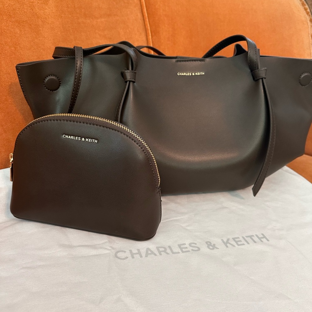 Charles & Keith Calla Tote Bag 👜